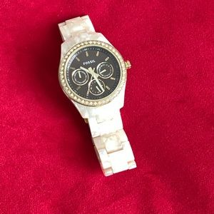 Fósil white pearls and brown watch